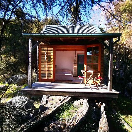 Manaaki Mai, Rustic Retreat Bush Cabin クライストチャーチ エクステリア 写真